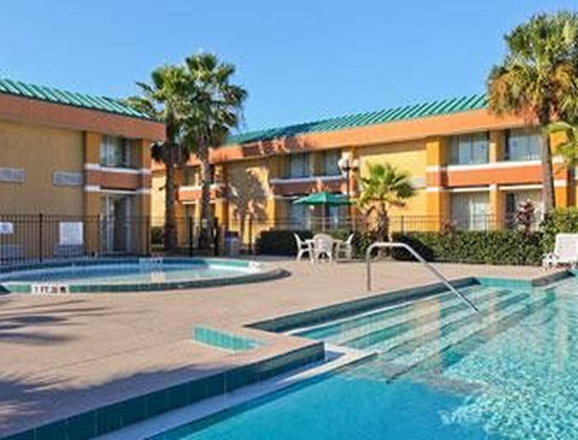 Garnet Inn & Suites Orlando Exterior foto